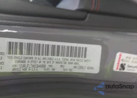 2019 Jeep Grand Cherokee Trailhawk 4X4 из США, поврежденный, VIN 1C4RJFLTXKC640988